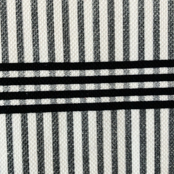 Ann Taylor factory, black and white plaid short sleeve top XL - Picture 4 of 7